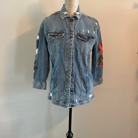 Express Jeans size Extra small jean jacket with with rose patches on sleeves. - Picture 1 of 9